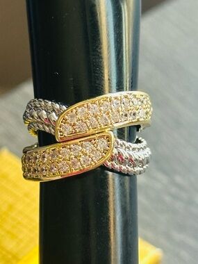 Two-Tone Crossover Ring